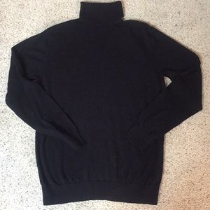 H & M Turtleneck NWOT